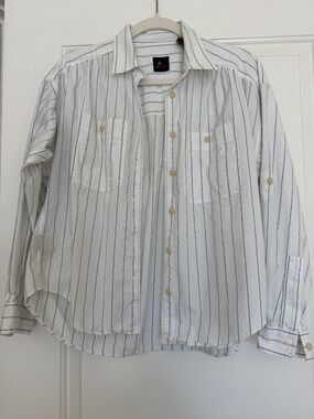 White, with blue stripes  LIZ SPORT petite large